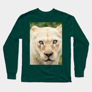 Albino lioness in the wild Long Sleeve T-Shirt